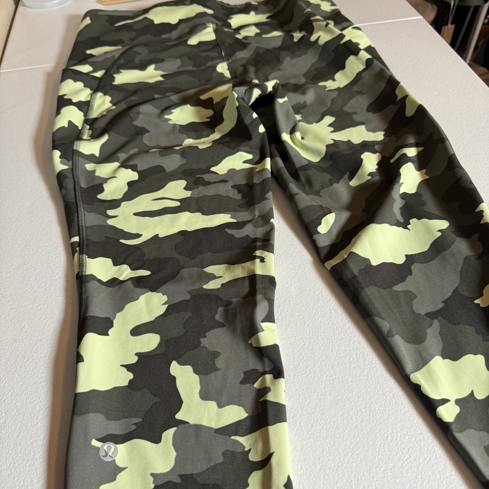 Lululemon Fast and Free Tight‎ Women 12 Camo Green NWOT High Rise Leggings Full - Picture 5 of 9